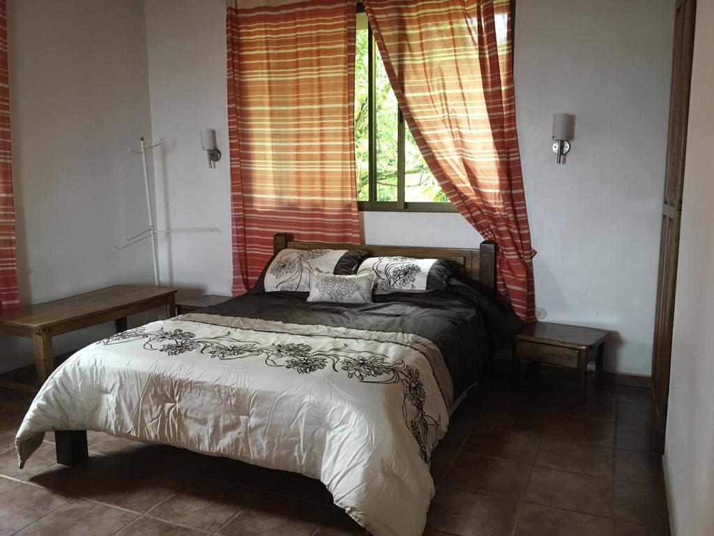 Many'S House Hotel Ballena Exterior photo