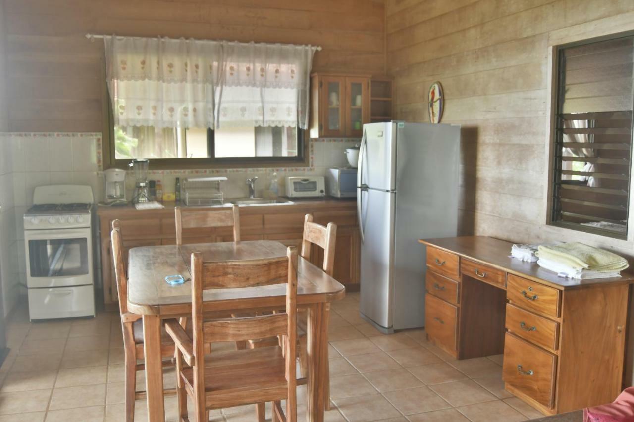 Many'S House Hotel Ballena Exterior photo